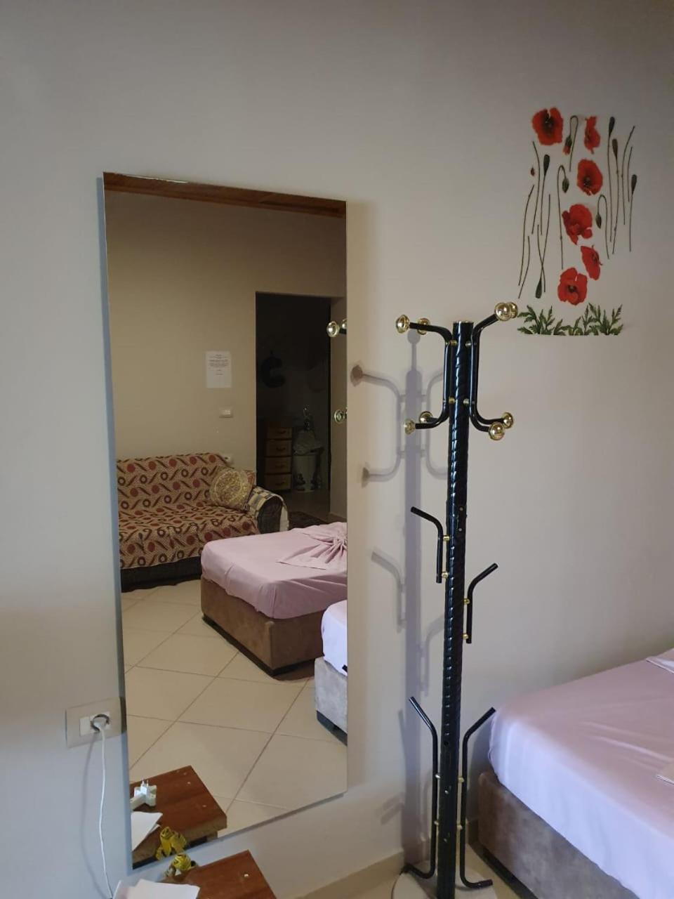 Mona'S Hostel Sarandë Eksteriør bilde
